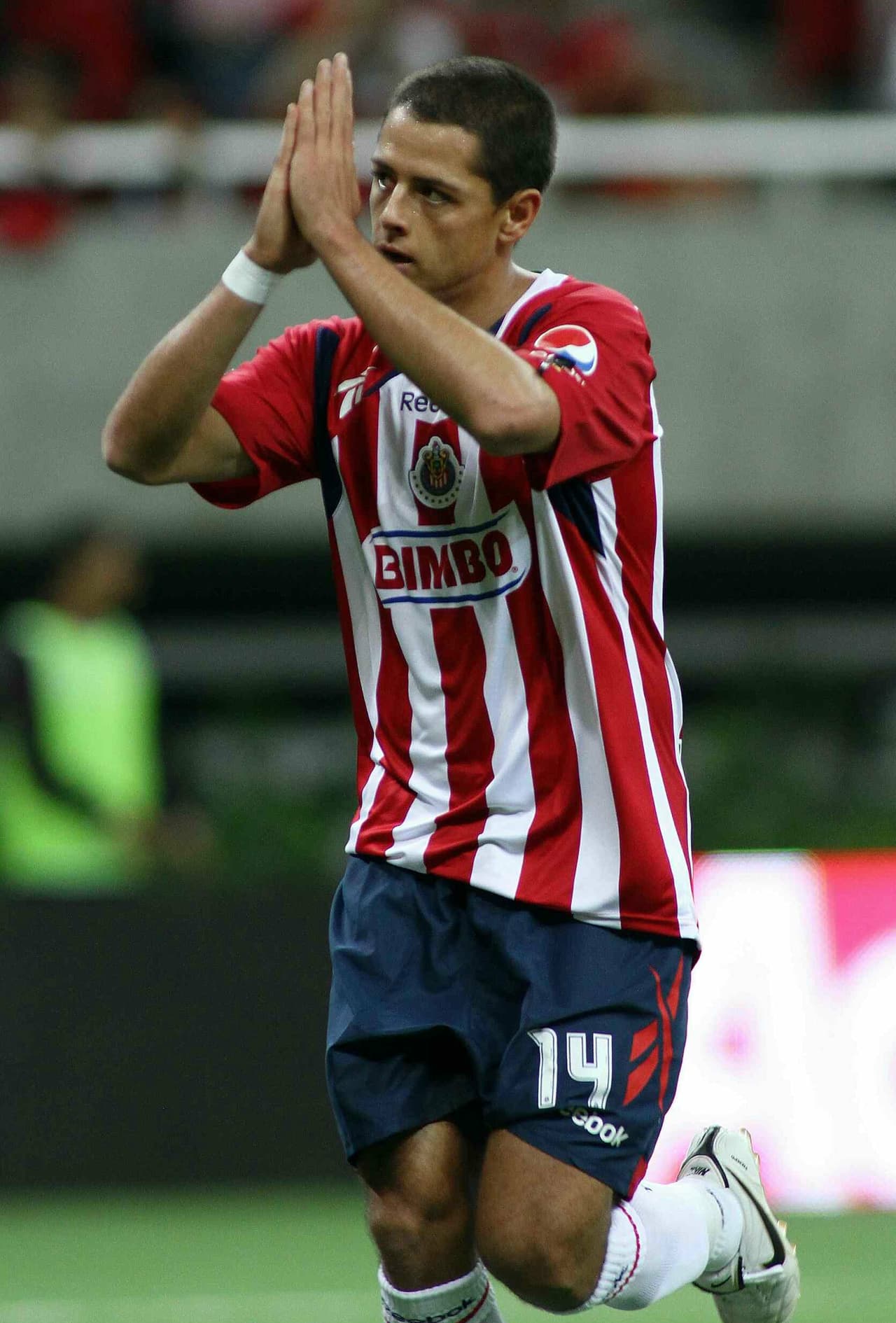 El inmueble se inauguró con el juego entre Chivas y el Manchester United, partido que terminó con victoria de los locales por 3-2, donde Javier ‘Chicharito’ Hernández marcó el primer gol.