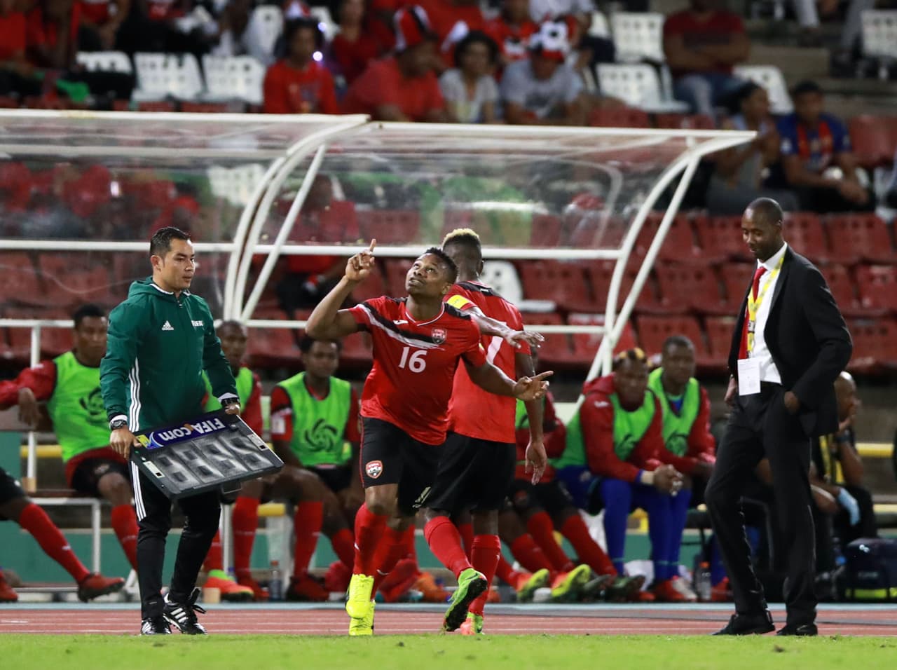 Con los cambios pudo detener el peligro en su arco e irse con los tres puntos que lo devuelven a la pelea en el hexagonal de Concacaf.