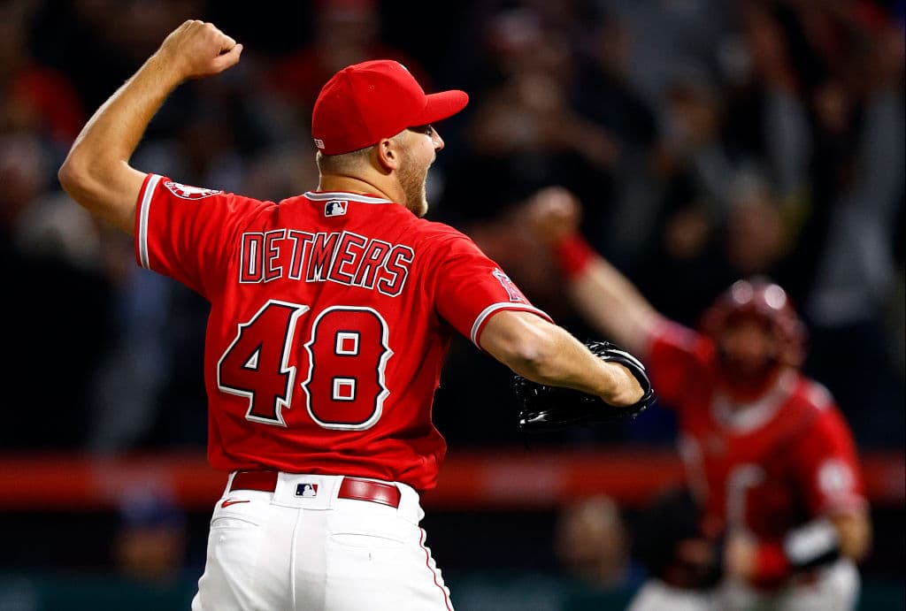 Detmers, de los Angels, lanza el segundo juego sin hits esta temporada