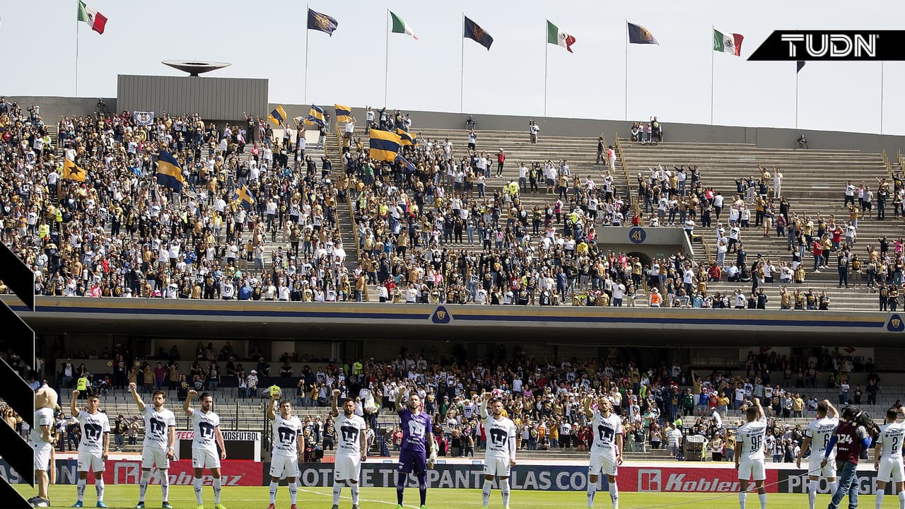 La afición de Pumas despide a su equipo pidiendo el regreso de Memo Vázquez
