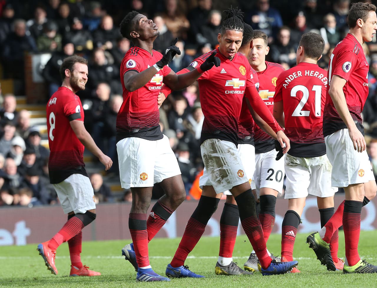 3. Manchester United F.C. (Premier League): 151 puntos.