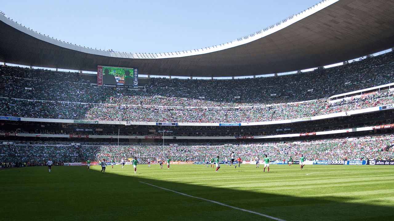 México ante Estados Unidos en el Estadio Azteca, en 2009.