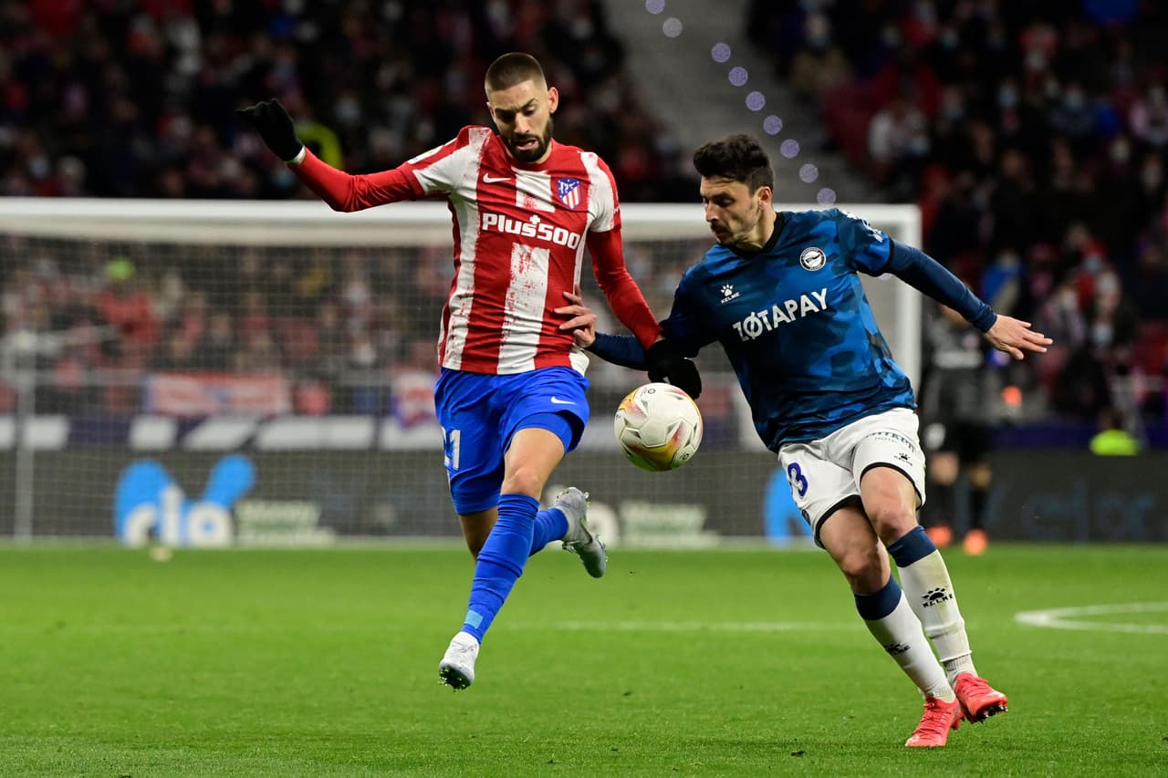 El Atlético de Madrid goleó al Alavés con sendos dobletes de Joao Félix y Luis Suárez.