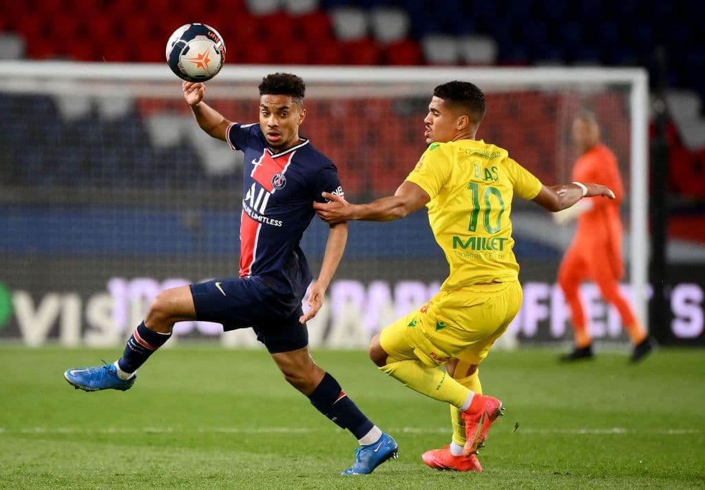 Nantes se lleva la victoria del Parc Des Princes 2-1 ante el Paris Saint-Germain. Los goles de los visitantes corrieron a cargo de Randal Kolo y Moses Simon, mientras que por parte de los parisinos, Julian Draxler hizo el único tanto durante la Jornada 29 de la Ligue 1.