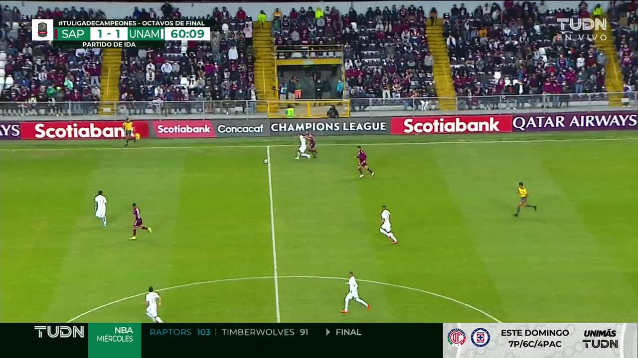 ¡TIRO ATAJADO! disparo por Nicolás Freire.