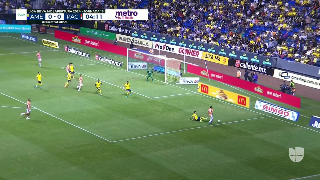 ¡TIRO ATAJADO! disparo por Oussama Idrissi.