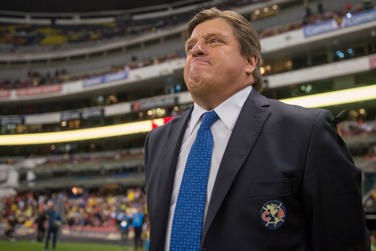 Action Photo during the match America vs Toluca corresponding to the 12 week of Liga Bancomer BBVA Closing Tournament 2018 at Azteca Stadium. Foto de accion durante el partido America vs Toluca correspondiente a la jornada 12 de la Liga Bancomer BBVA Torneo Clausura 2018 en el Estadio azteca. En la Foto: Miguel Herrera. 17/03/18/MEXSPORT/Victor Leon