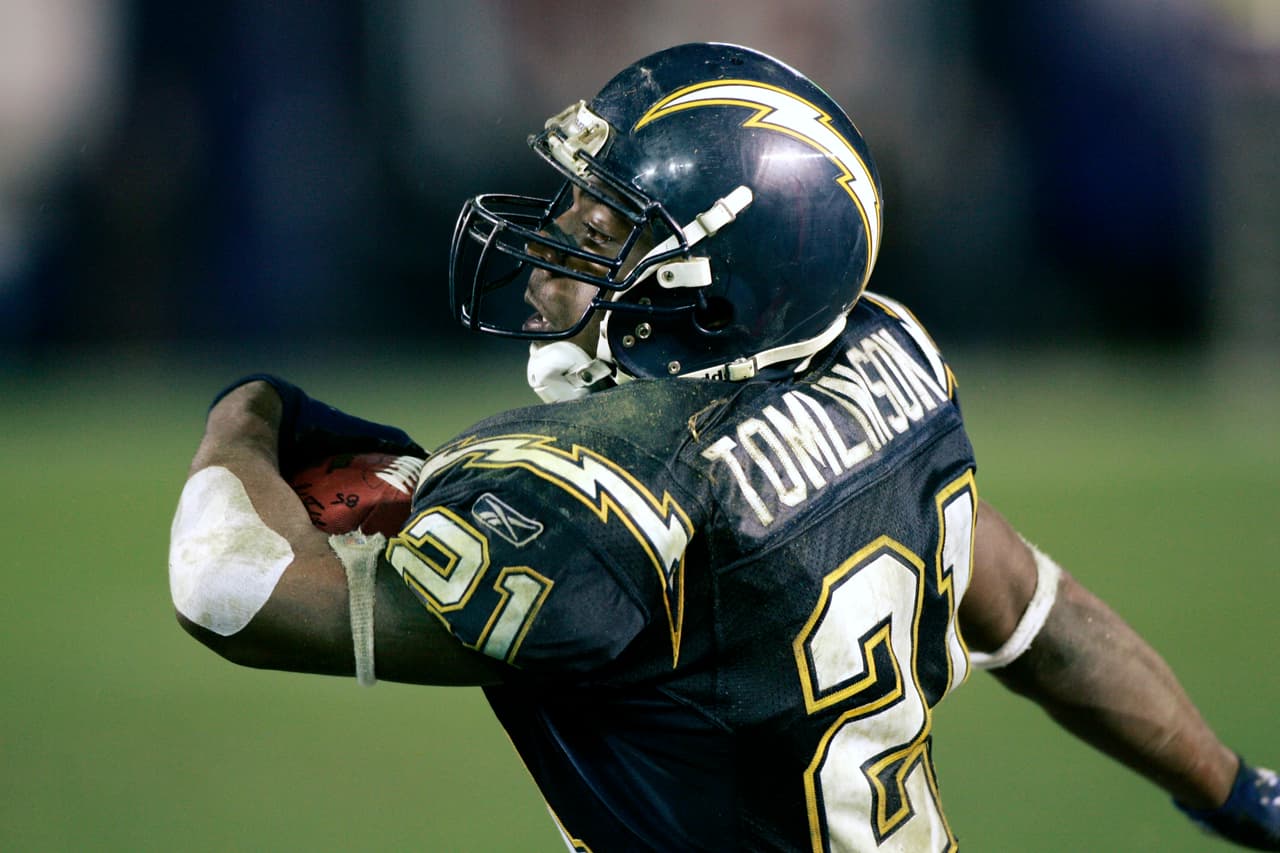 Freeman, quien lidera la NFL con siete touchdowns terrestres, es el primer jugador en correr para al menos siete TDs en los primeros cuatro juegos para empezar una temporada desde LADAINIAN TOMLINSON (ocho) en 2005 (Foto: AP-NFL).