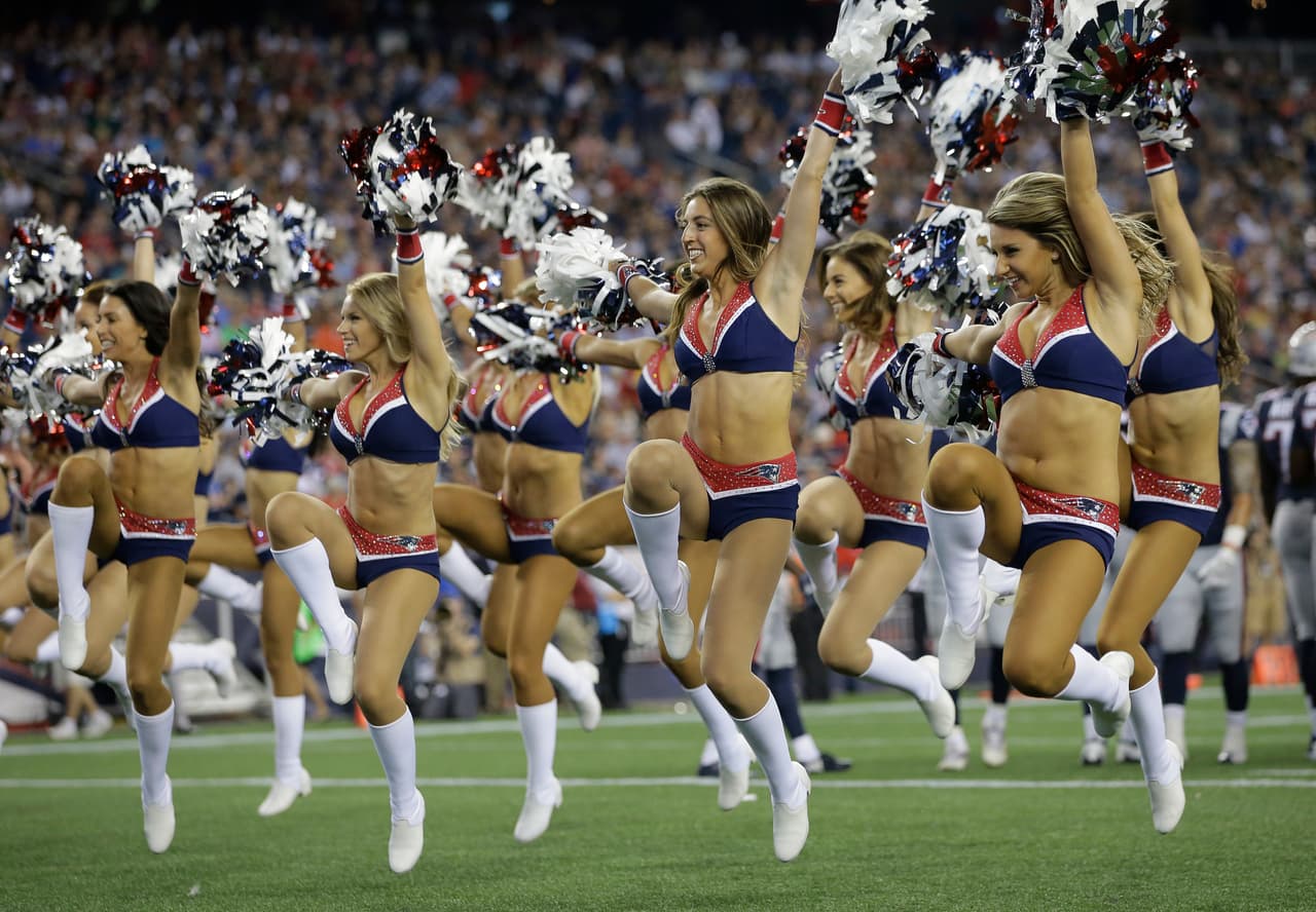 Las porristas de New England Patriots brillarán por segundo año consecutivo con su físico atlético, alegría y seductoras coreografías para darle apoyo al vigente campeón del Super Bowl.