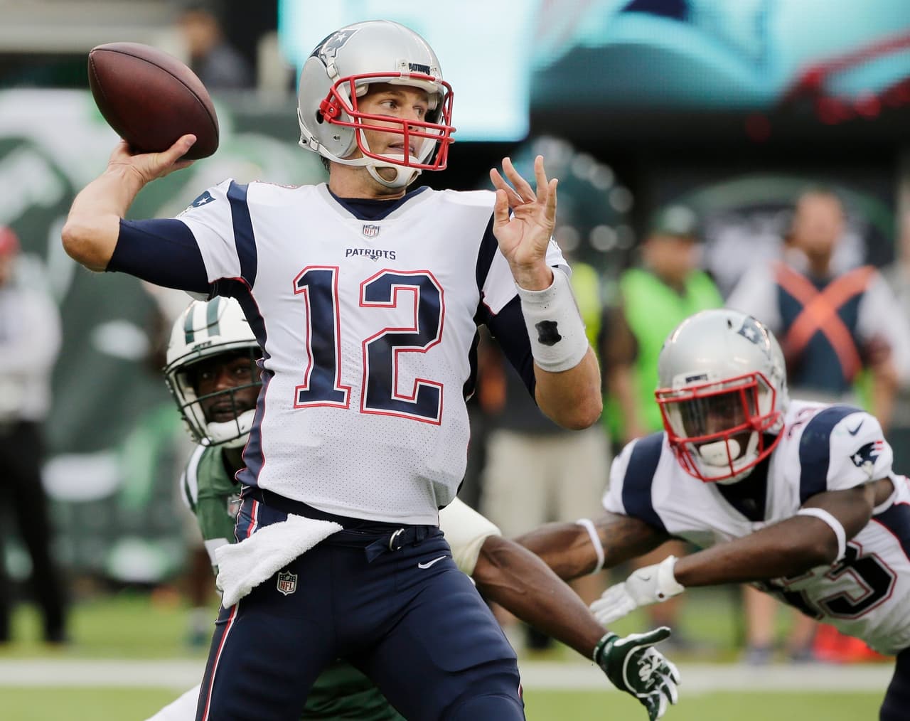 Este domingo Tom Brady estableció un nuevo récord de victorias para un quarterback en temporada regular al conseguir su triunfo 187 con los Patriots 24-17 sobre los New York Jets.