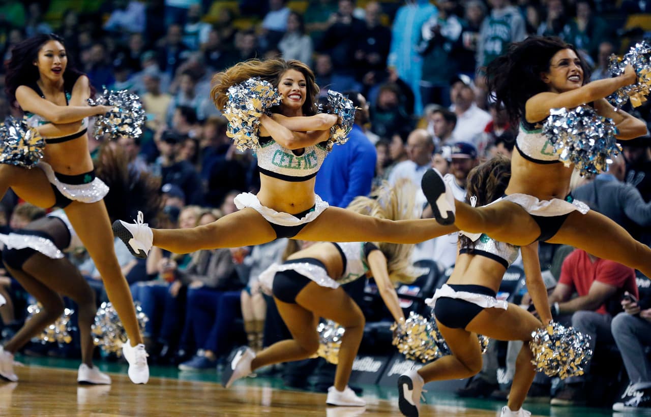Las porristas de Boston Celtics esperan que con la sensualidad de sus bailes y su belleza sean una motivación especial para que su equipo por fin derrote a Cleveland Cavaliers en las finales de NBA.