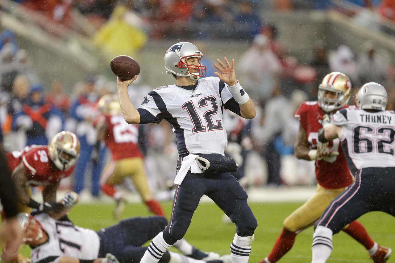 Sin embargo, el calendario fue benevolente con los Pats pues siguieron tres juegos bastante a modo ante 49ers, Jets y Rams donde el conjunto de azul y plata se proyectó hacia los playoffs sin mayor esfuerzo alcanzando récord de 10-2 para el último cuarto de la campaña 2016.