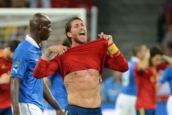 Nos pasamos al viejo continente con el actual campeón España donde Sergio Ramos quien tiene un abdomen de hierro para detener los disparos de los rivales.Más de ¡Golazo Extra!