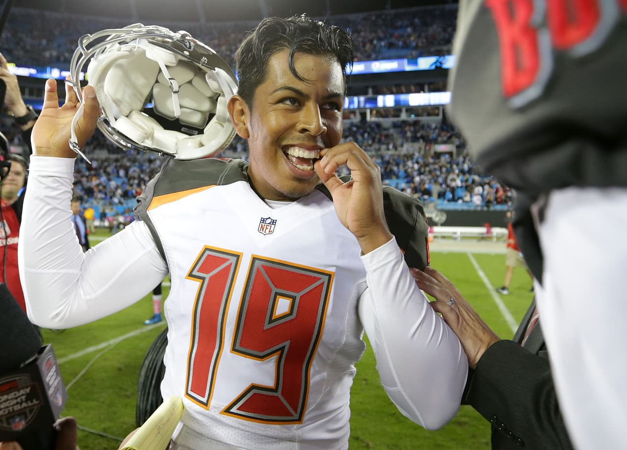 Patriotas de Nueva Inglaterra ficha al mexicano Roberto Aguayo