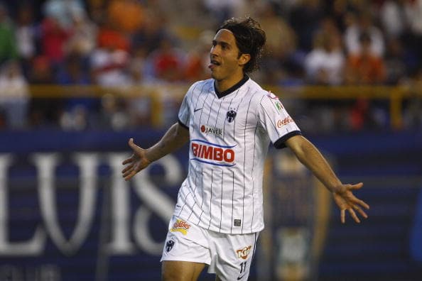 Aldo de Nigris es el mejor goleador mexicano en la historia del Monterrey tras marcar 83 goles en sus dos etapas con el equipo.