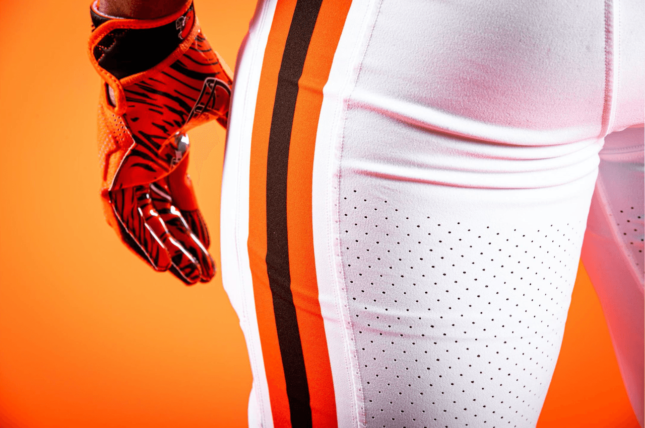 Así luce la nueva imagen de los Browns, con algunos ajustes en las combinaciones y cambio de tipografía de los números.