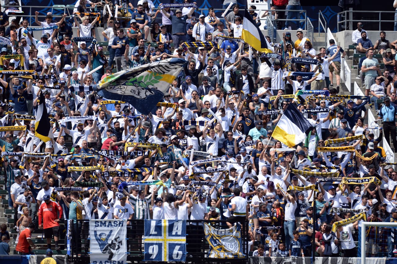 Los fanáticos de LA Galaxy esperaban una nueva victoria de su equipo en el Dignity Health Sports Park de Los Ángeles.