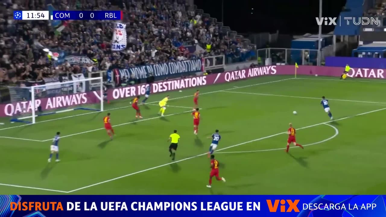 ¡Vandevoordt se viste de héroe! El arquero del Leipzig le niega el gol al Como