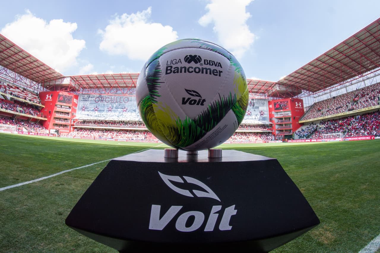 Los detalles del estadio Nemesio Díez, la alegría de los hinchas y la belleza de las porristas le dieron un color especial al ambiente del partido de Toluca y Puebla en la Jornada 2 del Clausura 2019.