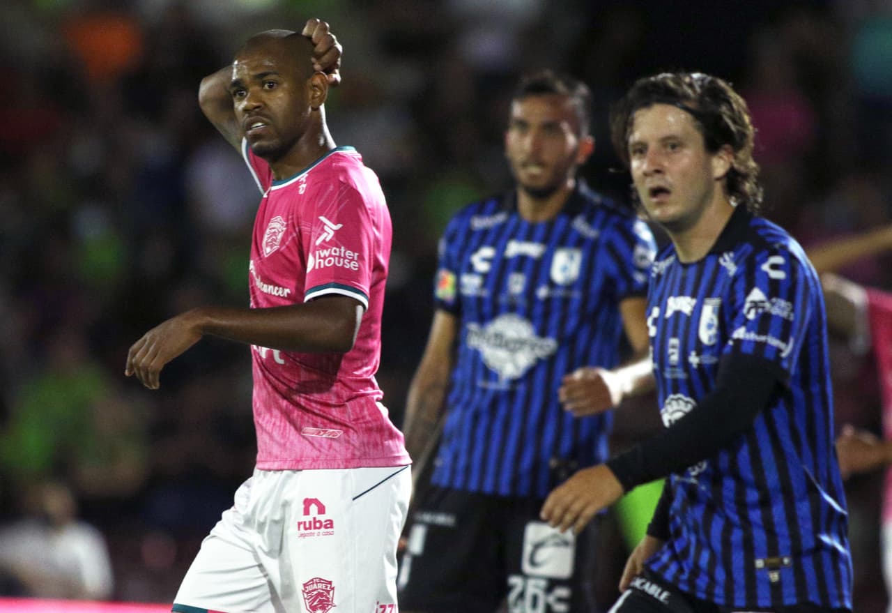 En la agonía del partido, Washington Aguerre soportó el vendaval ofensivo de Juárez y logró rescatar un punto para Querétaro.