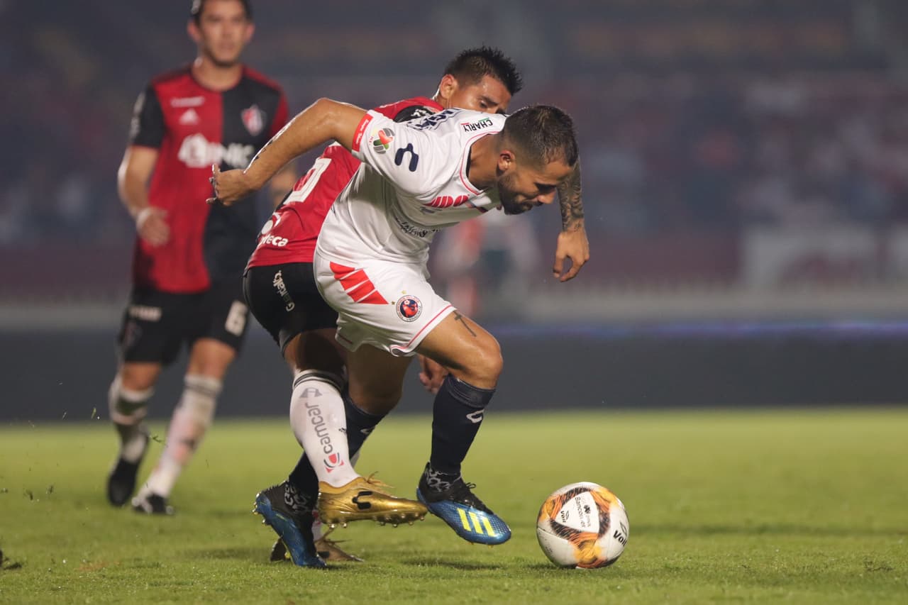 Los Tiburones Rojos cayeron en desesperación y sobre todo por la presión de no conocer la victoria en esta campaña.