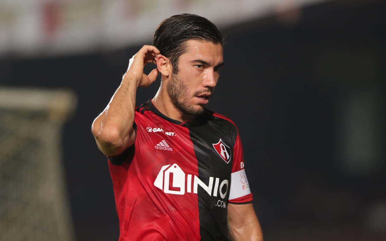 El capitán de los Rojinegros, Juan Pablo Vigón, se mostraba desesperado por el desempeño de su equipo.