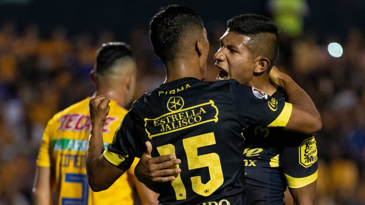 Gol Edison Flores (Tigres 1-3 Monarcas)