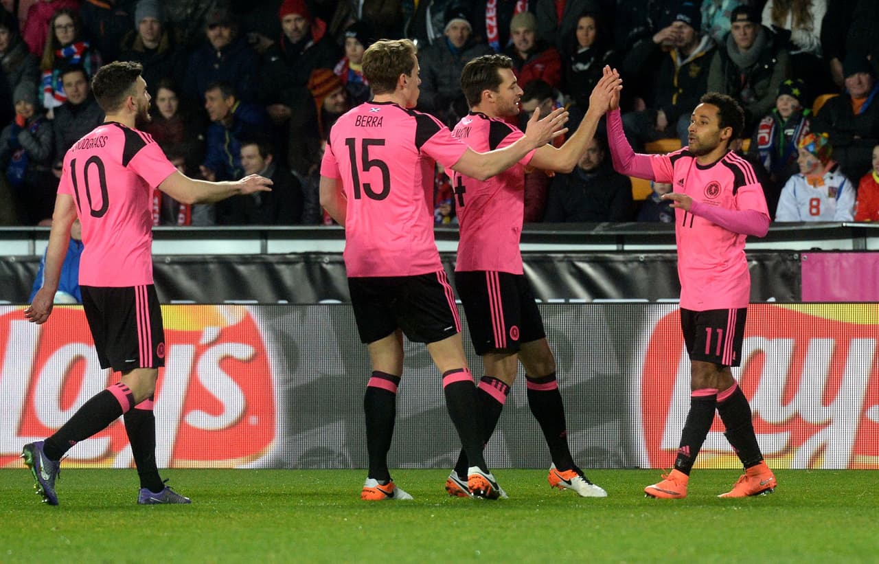 Para finalizar Escocia se impuso 1-0 de visita ante la República Checa con anotación del mediapunta Ikechi Anya.