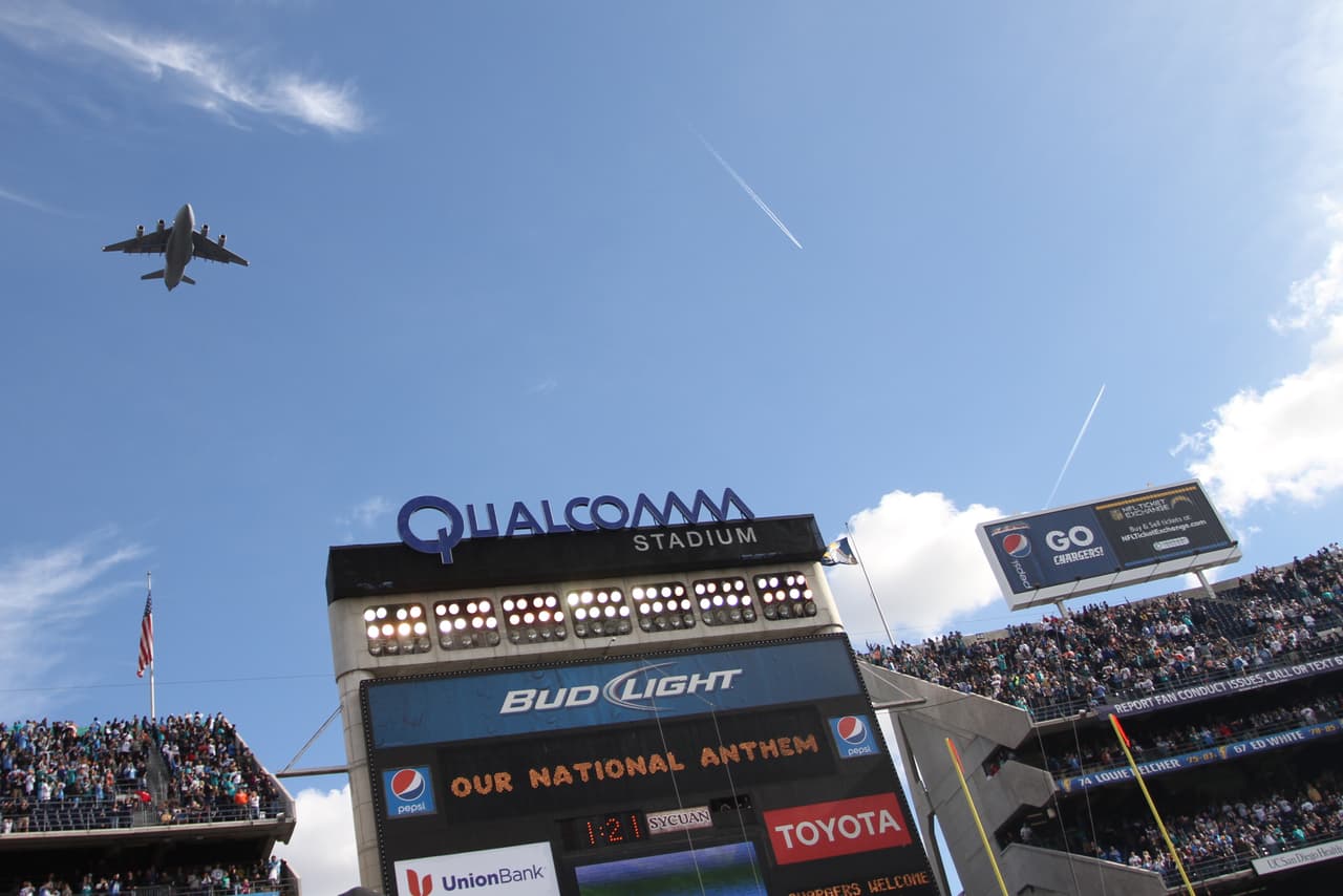 Te presentamos imágenes exclusivas del posible último partido de la NFL en San Diego en el que los Chargers derrotaron a los Miami Dolphins.
