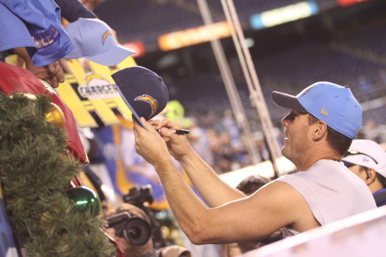 Te presentamos imágenes exclusivas del posible último partido de la NFL en San Diego en el que los Chargers derrotaron a los Miami Dolphins.