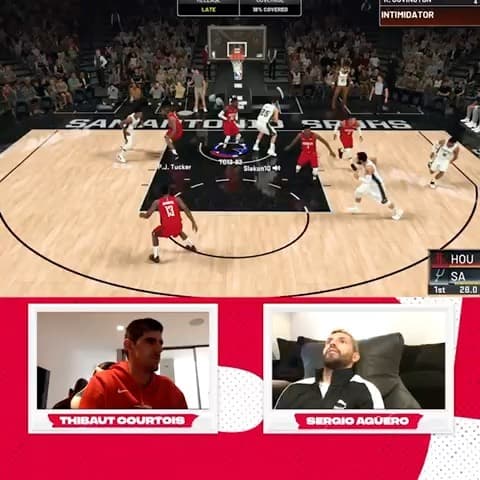 El 10 también le reclamó al Kun jugar ‘todo el día’ pues dijo que ahora le llegan las notificaciones de Twitch cada que Agüero está online y le dijo que se estaba haciendo famoso, ya que todo el mundo habla de él y los videojuegos.