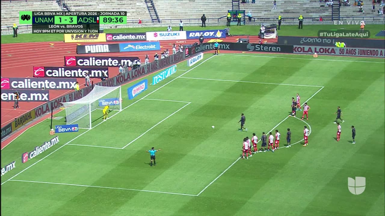 ¡GOL!  anota para Pumas UNAM. Juninho