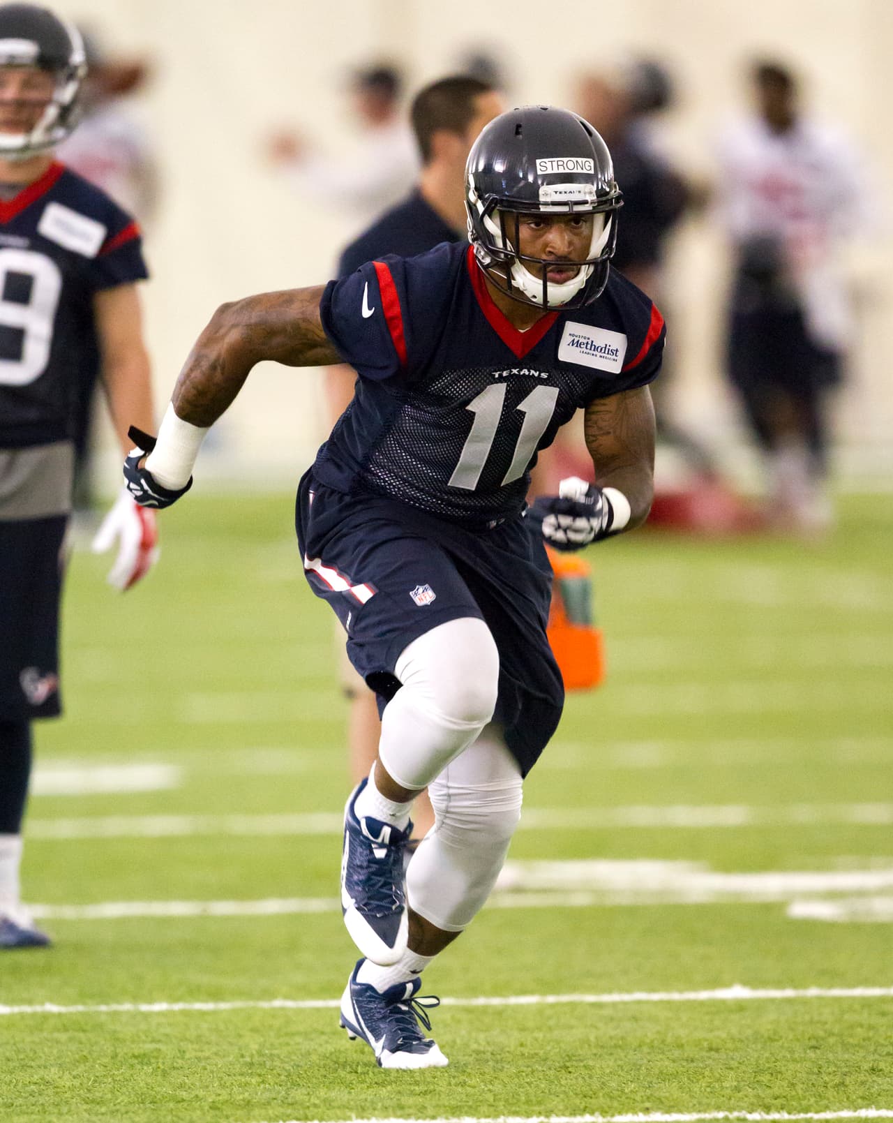 Checa las imágenes del novato receptor de los Houston Texans, Jaelen Strong, durante su sesión de fotos y dentro de los entrenamientos (AP-NFL).