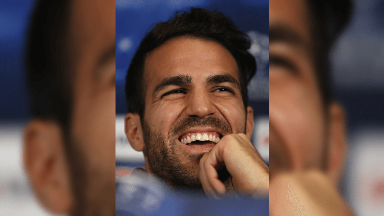 <b>¡Mejor ríe, Cesc!</b>
<br>- Es mejor recordar de este modo a Fàbregas y aún más en su cumpleaños.
<br>- Pero bueno, así recordó el propio español que Messi mostró su talento y sorprendió desde corta edad.