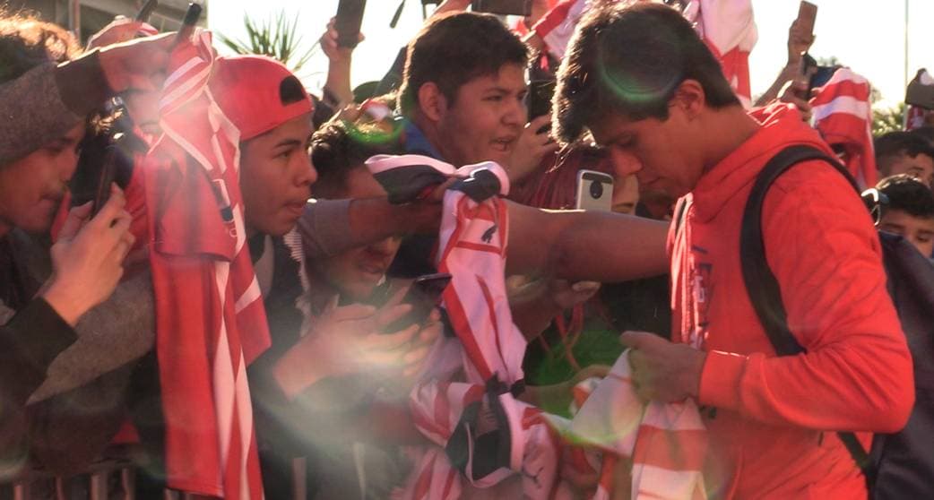 ¡Gran recepción! Chivas llega a Aguascalientes para su último amistoso