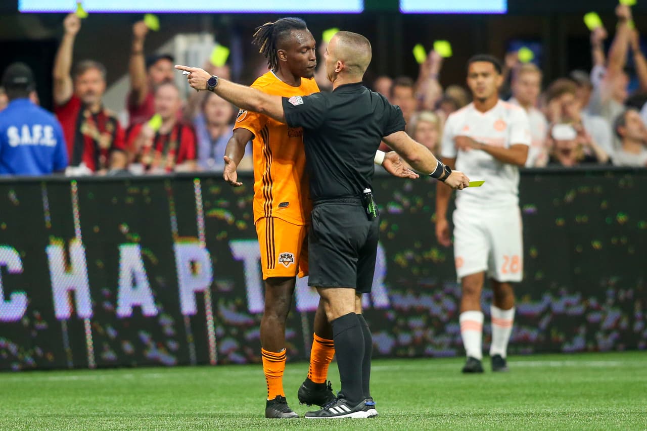 Wilmer Cabrera enfurecido con Alberth Elis: “Mostró falta de madurez”