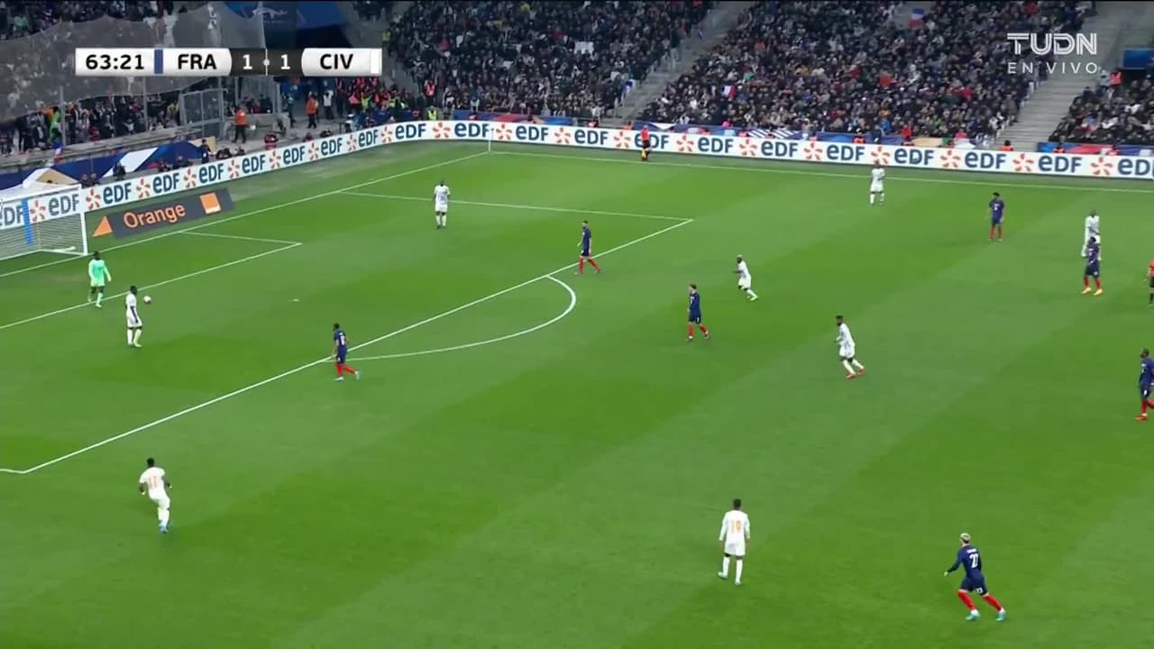 ¡TIRO ATAJADO! disparo por William Saliba.