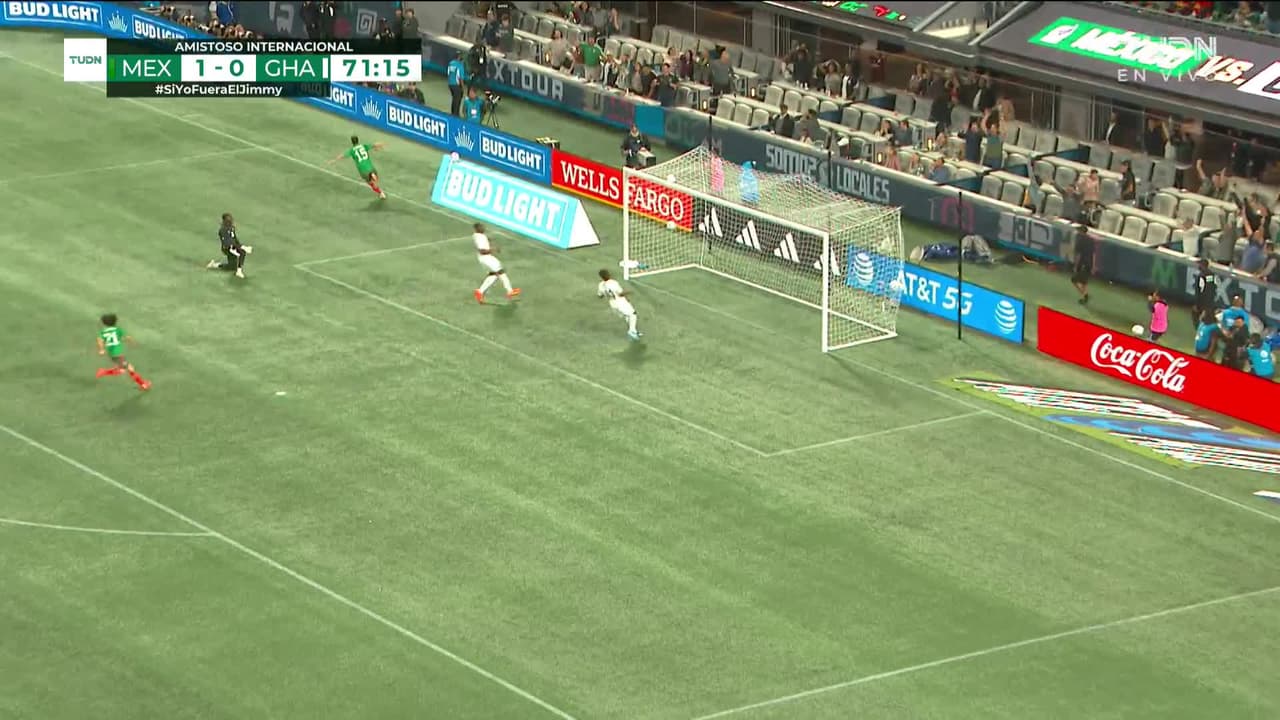 ¡GOL!  anota para México. Uriel Antuna
