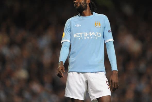 Emmanuel Adebayor, al igual que sus compañeros, no pudieron hacer más y ya no se vieron más goles para el 1-1 definitivo.
