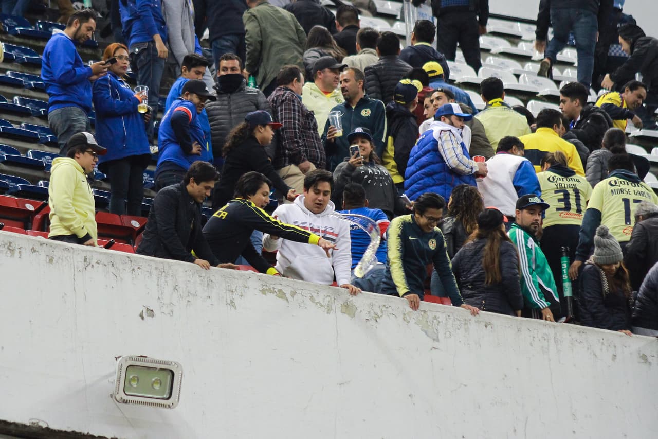 Según se fue desocupando el estadio las cosas se iban calmando.