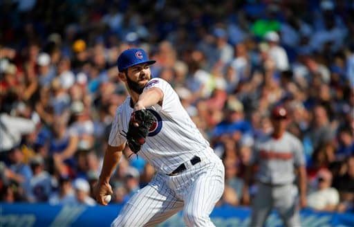 Arrieta luce en la lomita.