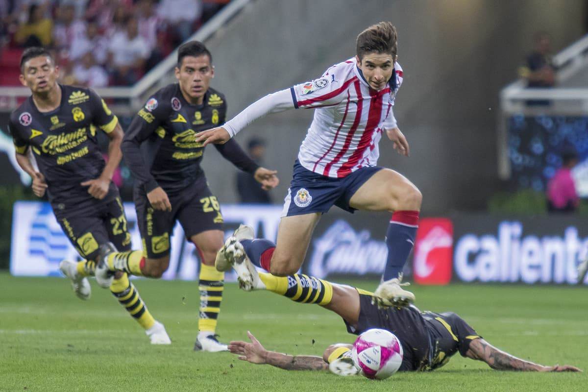 Después del primer gol, Chivas tuvo al menos cuatro opciones claras para aumentar el marcador, pero la mala puntería fue determinante en el resultado final.