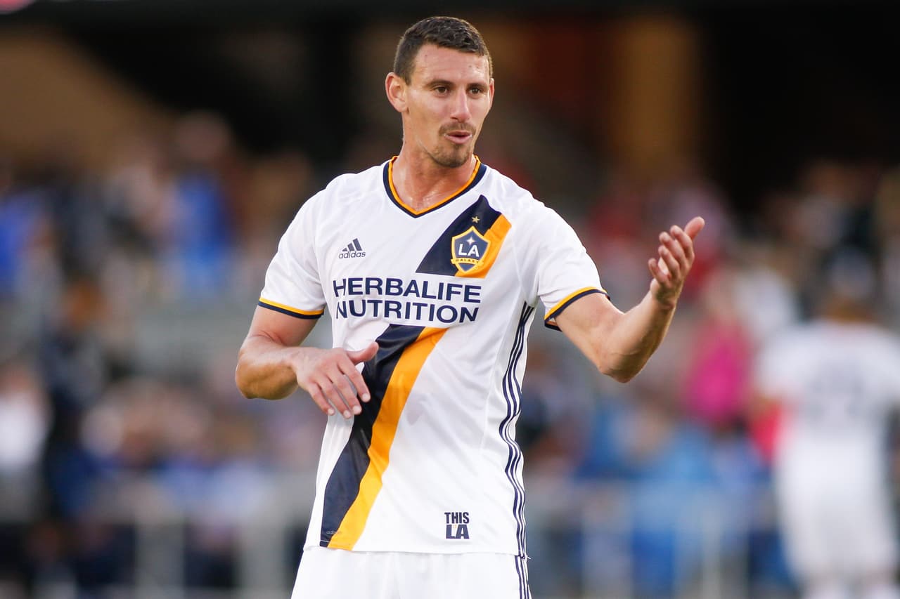 Jelle Van Damme ya no está en el Galaxy para ser el pilar de la central galáctica. Papel que Daniel Steres quiere tomar, y no lo hizo nada mal con su actuación ante Colorado, donde dejó a los de las Montañas Rocosas en cero y catapultó apenas la segunda victoria de los angelinos en casa.