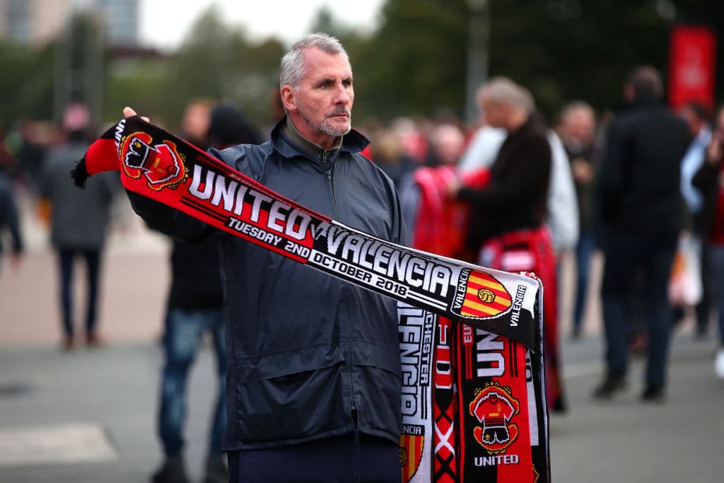 La vendimia a tope, para llevar una pieza que haga perdurar el recuerdo del partido al que se asistió.