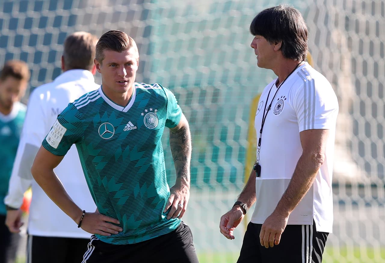 Joaquim Low ha mostrado que tiene su confianza depositada en Toni Kroos para dominar la zona volante y el equilibrio del juego.