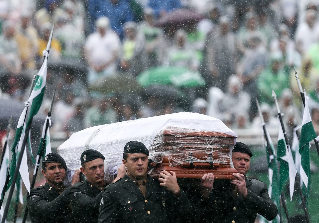 La investigación, que sería entregada por la Aeronáutica Civil de Colombia a principios de diciembre, determinará la responsabilidad de las autoridades en Bolivia y Brasil sobre el tema.