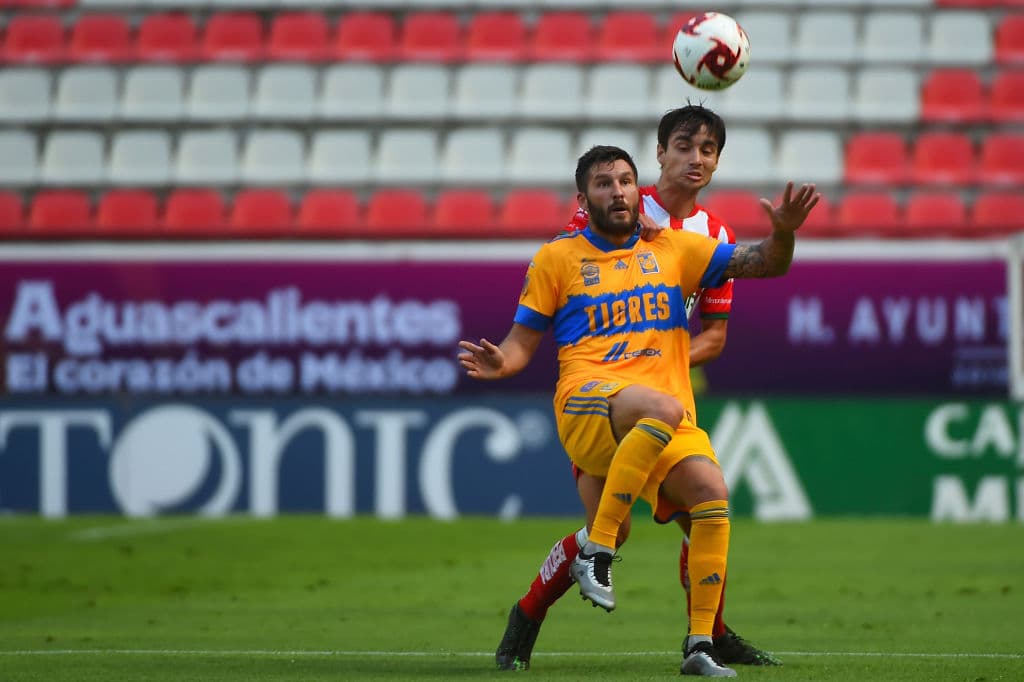 Al 78’ llegó el tercero de los de Nuevo León. Gignac aprovechó una falla en la salida de Necaxa para colocar el esférico al fondo del arco.
