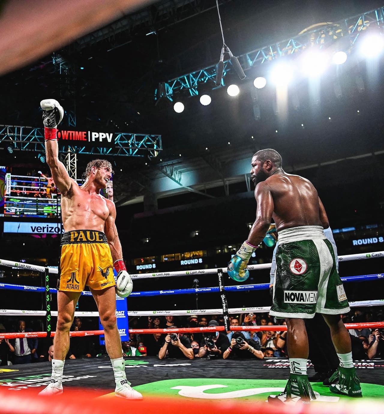 Floyd Mayweather gana 30 millones por publicidad en short