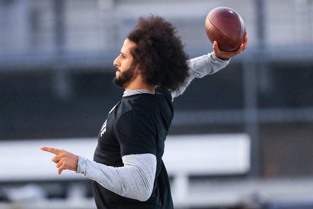 Mike Florio, una fuente cercana a la NFL, reveló que tuvo una charla con una persona muy cercana a Colin Kaepernick y esta persona contestó que “está más motivado para jugar que nunca”.