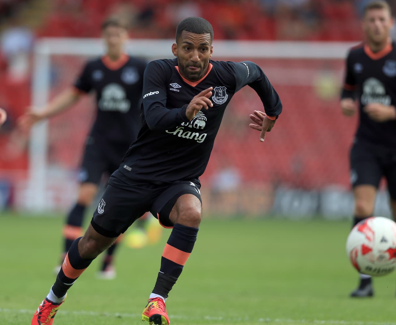 6. El extremo de la selección de Inglaterra tiene como velocidad máxima 33,8 km/h.